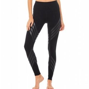 SOLD. NWOT. Alo Yoga. Striped Air Brush Leggings. S